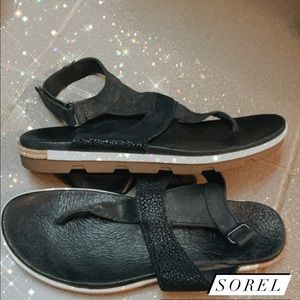 Sorel T- strap sandals